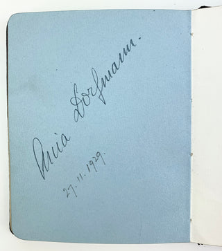 [Autograph Album] Friedman, Ignaz. (1882–1948) & de Pachmann, Vladimir. (1848–1933) & Kreisler, Fritz. (1875–1962) & Beecham, Thomas. (1879–1961) & Elman, Mischa. (1891–1967) & Kahn, Percy B. (1880–1966) & Moiseiwitsch, Benno. (1890–1963) & Dorfmann, Ania