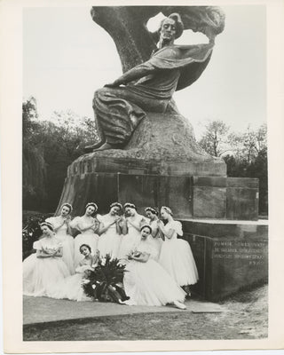 [Chopin, Frédéric. (1810–1849)] American Ballet Theatre. (1939–) 1958 Photograph at Chopin's Memorial