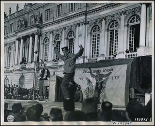 [Dance] Astaire, Fred. (1899–1987) 1944 Photograph dancing for troops at Versailles