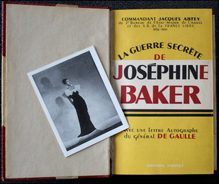 Baker, Josephine. (1906–1975) La Guerre Secrète de Joséphine Baker - SIGNED