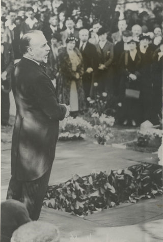 [Delius, Frederick. (1862–1934)]  Beecham, Thomas. (1879–1961) Photograph delivering Eulogy for Delius