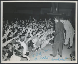 Bennett, Tony. (b. 1926) Signed Photograph