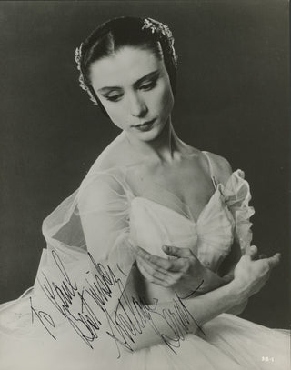 Beriosova, Svetlana. (1932–1998) "Giselle" - Signed Photograph