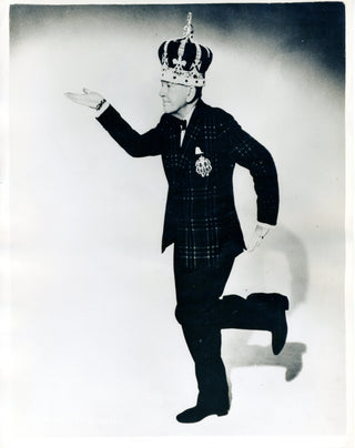 Coward, Noël. (1899-1973) "Being a King is Quite Dull Really" - Original 1960 Photograph