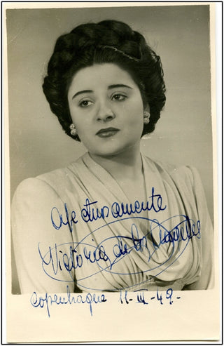 De Los Angeles, Victoria. (1923-2005) Stunning Signed Portrait Photograph