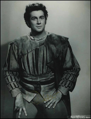 [Opera] Domingo, Placido. (b. 1941) Signed Mélançon Photograph in "Faust."