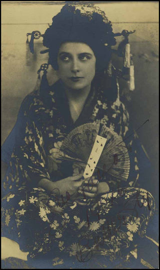 [Opera] Farrar, Geraldine. (1882–1967) Signed Photograph in Madame Butterfly