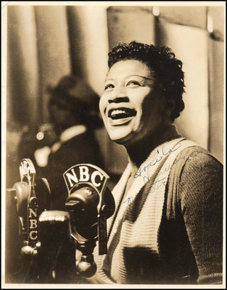 [Jazz & Song] Fitzgerald, Ella. (1917–1996) Signed Photograph