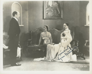 Fontanne, Lynn. (1887–1983) Signed Photograph in "The Guardsman"