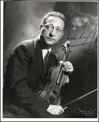 Heifetz, Jascha. (1901–1987) Signed Photograph