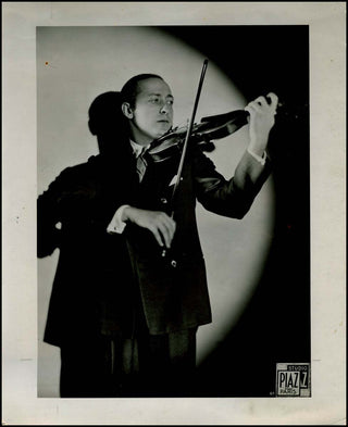 Heifetz, Jascha. (1901–1987) Original Photograph