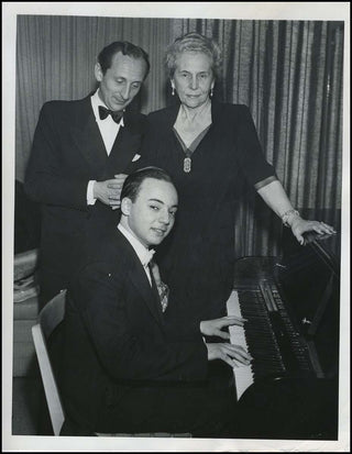 [Horowitz, Vladimir. (1903–1989)] Lipkin, Seymour. (1928–2015) 1948 Press Photograph