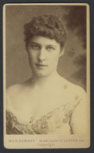 Langtry, Lillie. (1853–1929) CDV Photograph