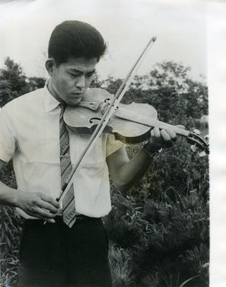 [Violin] "Violin Made From 10,000 Match Sticks" - Original Press Photograph