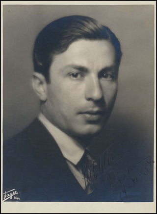 Milstein, Nathan. (1903–1992) Early Signed Fayer Photograph