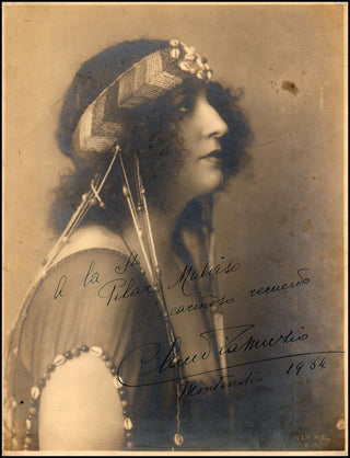 Muzio, Claudia. (1889–1936) Signed Costume Photograph, "Aida."