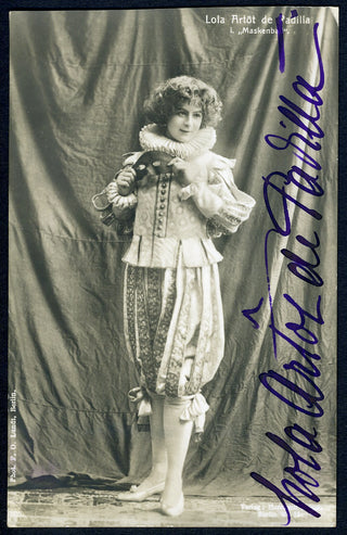 Padilla, Lola Artôt de. (1876-1933) Signed Photograph in Un ballo in maschera.