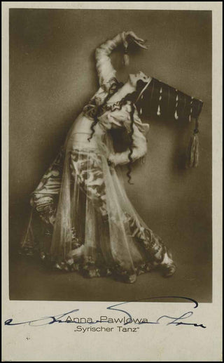 [Dance] Pavlova, Anna. (1881-1931) Signed Photograph in "Syrian Dance"