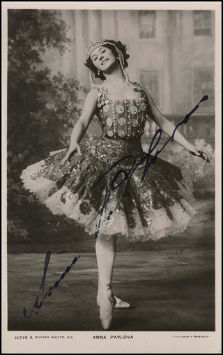 [Dance] Pavlova, Anna. (1881-1931) Signed Photograph