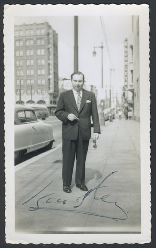 Stern, Isaac. (1920–2001) Signed Photograph