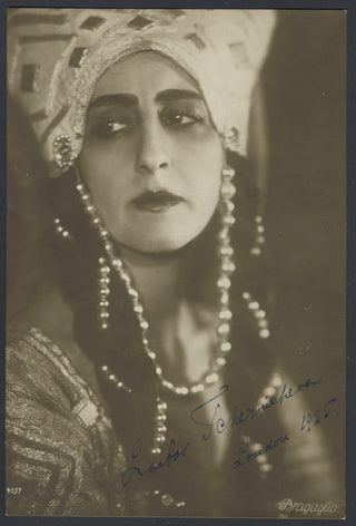 Tchernicheva [Tchernichowa], Lubov. (1890–1976) Signed Photograph