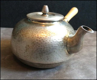 [Cliburn, Van.   (1934 - 2013)] Japanese Teapot of Solid Silver from Van Cliburn's Collection