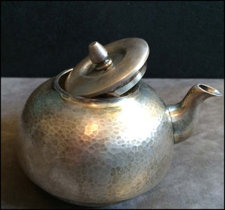 [Cliburn, Van.   (1934 - 2013)] Japanese Teapot of Solid Silver from Van Cliburn's Collection