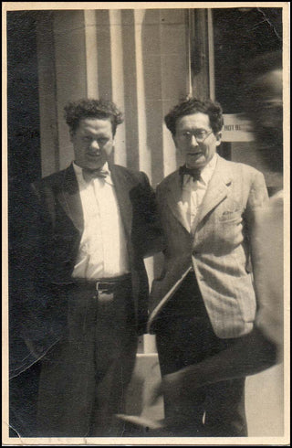 [Literature & Philosophy] [Thomas, Dylan. (1914 - 1953)] Williams, Oscar. (1900 - 1964) Original Photograph with Autograph Letter